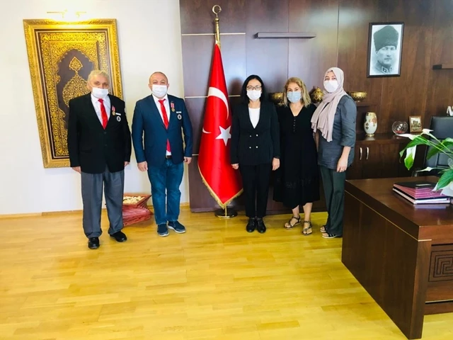 ŞEHİT AİLELERİ VE GAZİLERDEN HAYIRLI OLSUN ZİYARETİ
