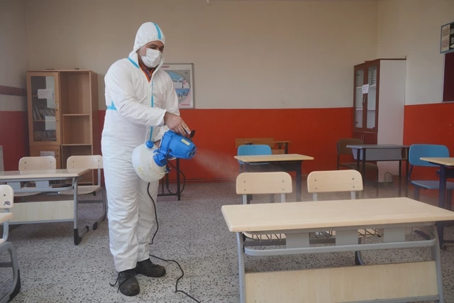 KÖY OKULLARINDA YÜZ YÜZE  EĞİTİM ÖNCESİ DEZENFEKSİYON