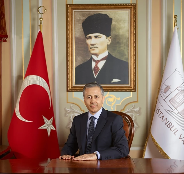 Vali Yerlikaya: “Sizler Bizim Kahramanlarımızsınız. 14 Mart Tıp Bayramınızı Gönülden Kutluyorum”
