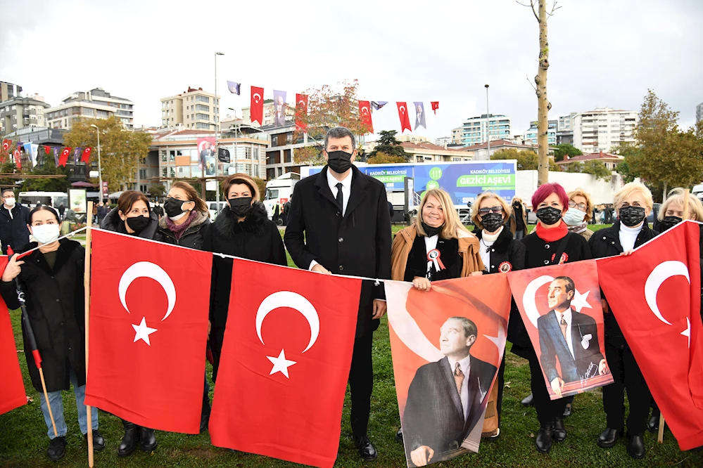 KADIKÖY’DE 9’U 5 GEÇE ATA’YA SAYGI ZİNCİRİ