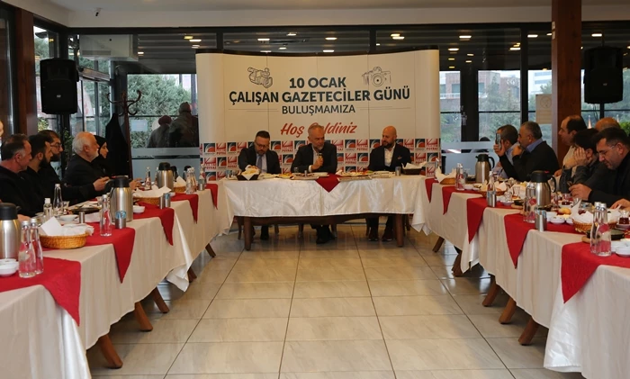 BAŞKAN AHMET POYRAZ YEREL BASIN MENSUPLARINI AĞIRLADI