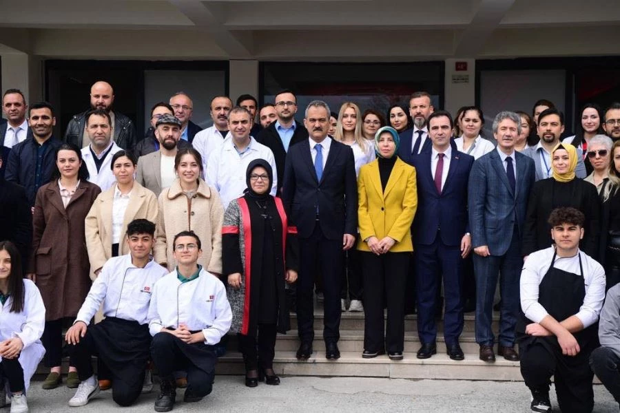 Bakan Mahmut Özer’den Sancaktepe’ye Ziyaret