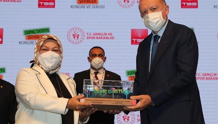 Cumhurbaşkanı Erdoğan’dan Sancaktepe Belediyesine “Genç Dostu Şehirler“ Ödülü